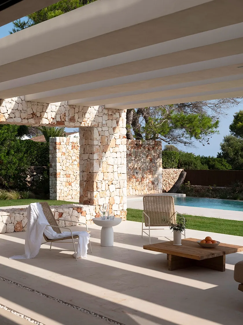 An outdoor living room embracing light, breeze, and horizon.
