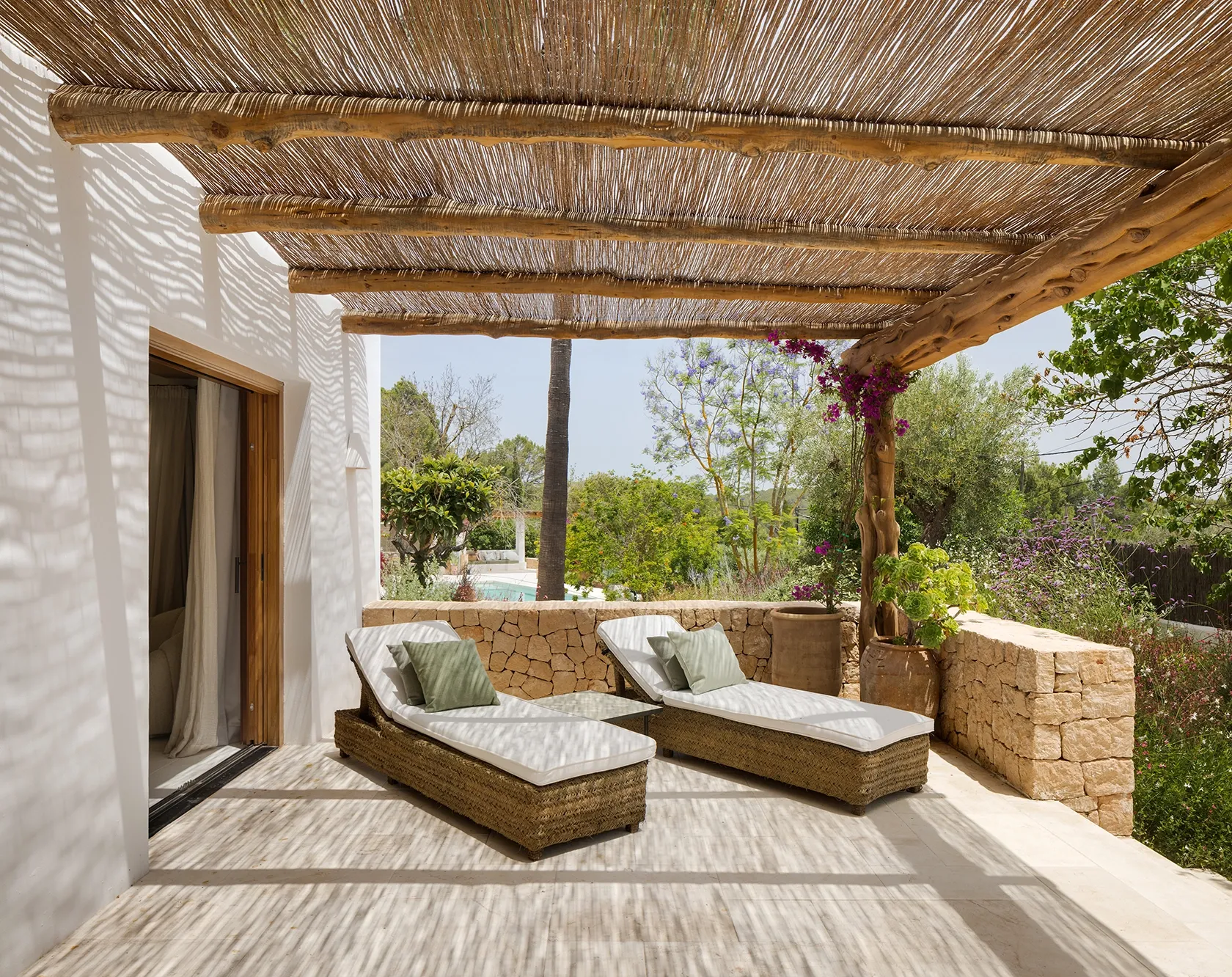 Bugainvillea Villa- DESK