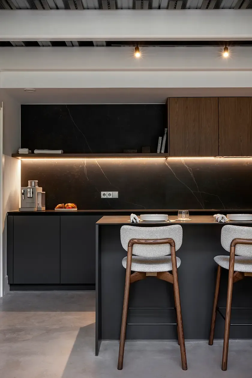 Luv-Lifestyle_Can-Ricart-LoftA10_Kitchen-2.webp