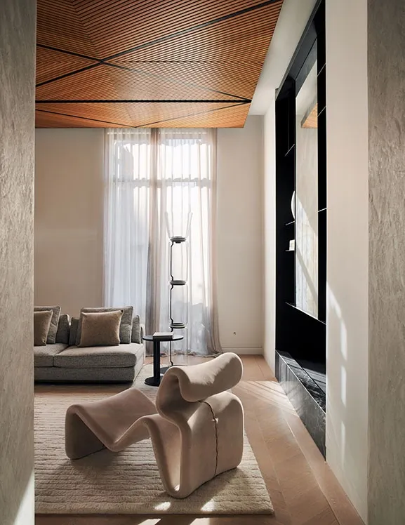 Hallway of an elegant apartment on Passeig de Gràcia